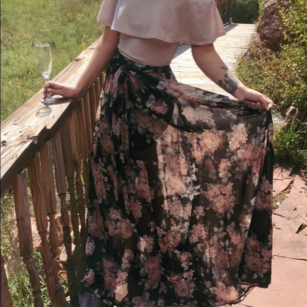 Floral flowy long skirt